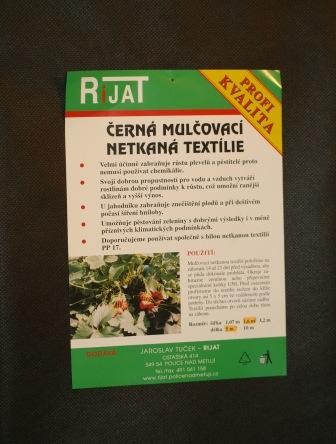 Černá netkaná textílie 1,07 X 5 m